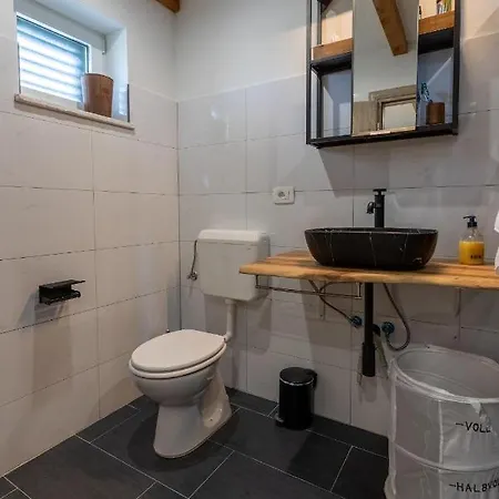 Brvnara House Dograde