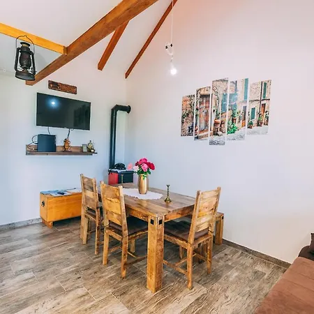 Brvnara House Dograde