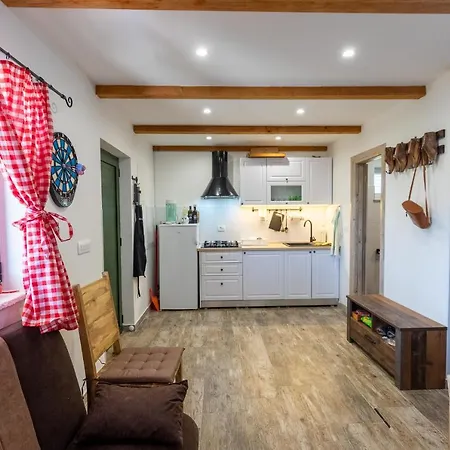 House * Dograde