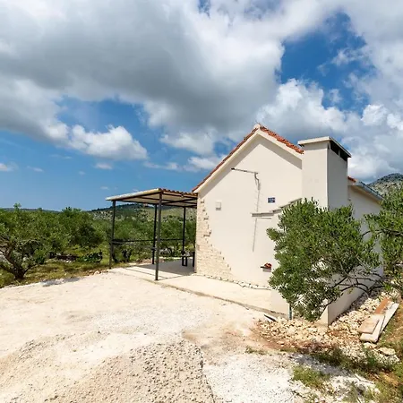 Brvnara House *