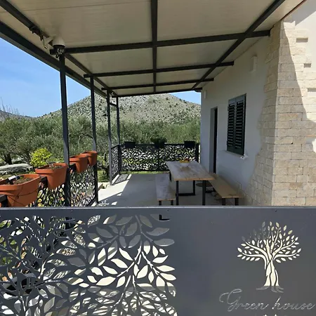 House Dağ evi