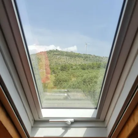 Chalet House Dograde